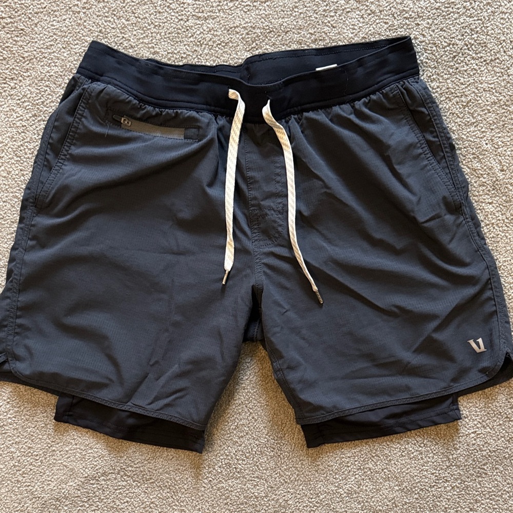 Vuori - Stockton Shorts - Medium - Liner